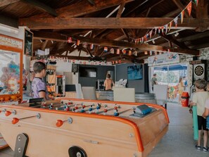 Games room - Mobile home with terrace in La Bernerie-en-Retz (La Bernerie-en-Retz)