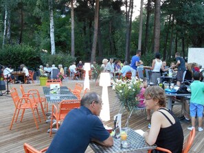Outdoor dining - Cozy mobile home for 4 with garden furniture in Guillestre (Guillestre)