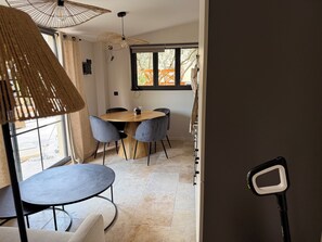 Interior - Charming, cosy T2 apartment with swimming pool (Mollégès)