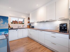 Dishwasher, coffee/tea maker