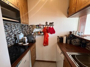 Jääkaappi, mikroaaltouuni, astianpesukone