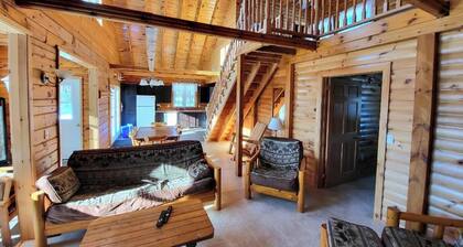 Beautiful 3 Bedroom Loft Cabin