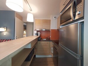 Fridge, microwave, dishwasher, coffee/tea maker - Charming 2-room apartment in La Plagne, sunny balcony, sleeps 5 (La Plagne 1800)