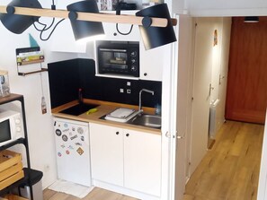 Fridge, microwave, stovetop, coffee/tea maker - Studio cabin at the foot of the slopes in St Jean d'Aulps (Saint-Jean-d'Aulps)