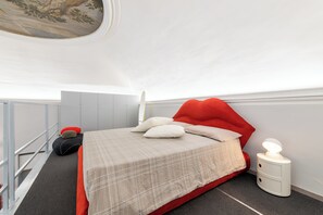 Iron/ironing board, WiFi, bed sheets - The Place To Be - Loft design nel centro storico (Torino)