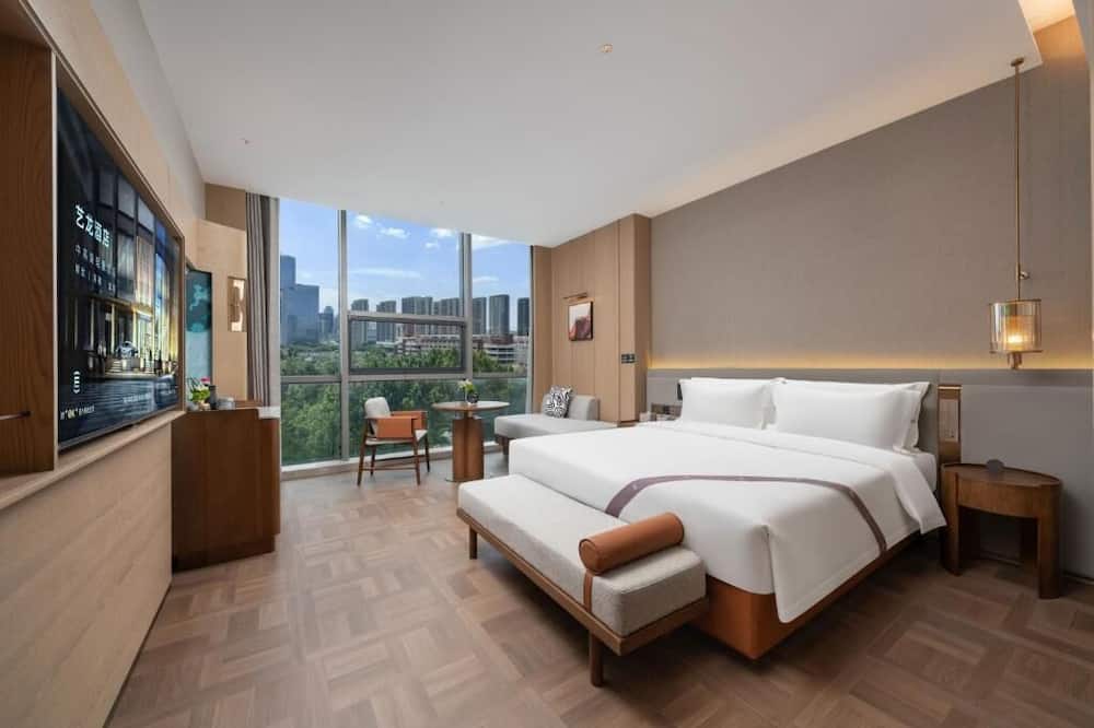 Elong Hotel Qingdao Golden Beach