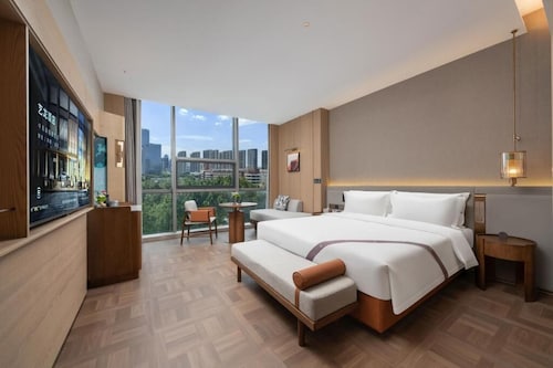 Elong Hotel Qingdao Golden Beach