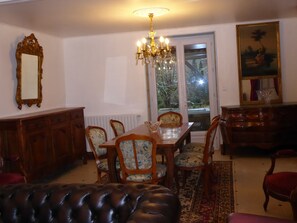 Dining - Maison de Marius - Pets welcome -Fenced grounds1600 m2- Heated pool (Le Buisson-de-Cadouin)