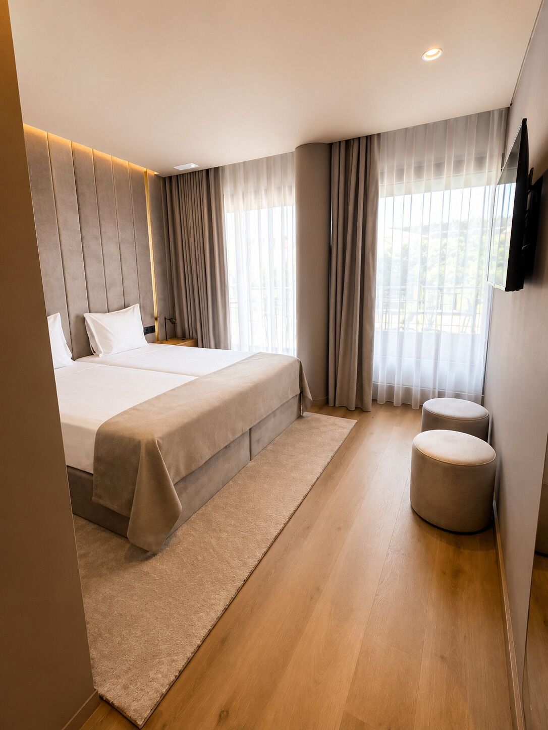 Down duvets, free WiFi, bed sheets