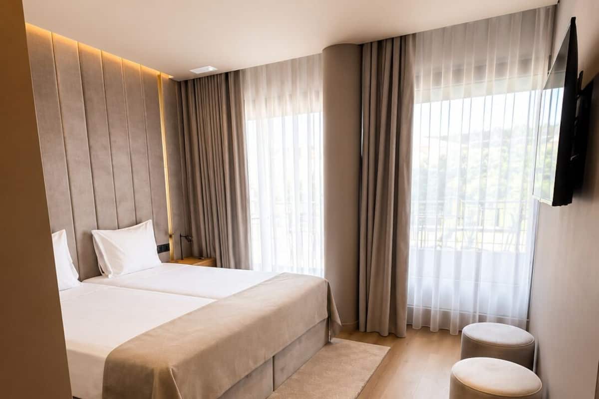 Cubrecamas, wifi gratis y ropa de cama 