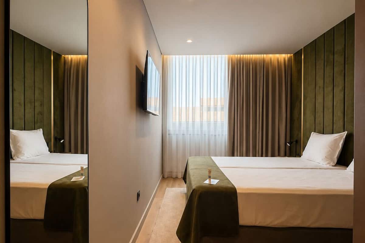 Cubrecamas, wifi gratis y ropa de cama 