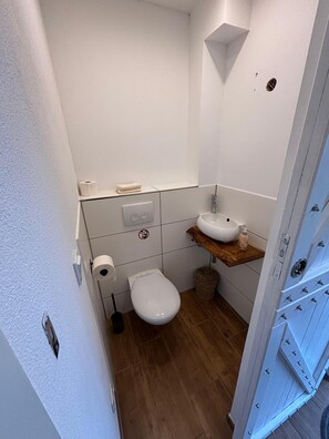 Shower, hair dryer, towels, soap - Schildetal Apartment 1 Holiday apartment in the countryside with 2 bedrooms (Vellahn)