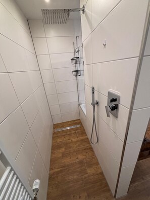 Shower, hair dryer, towels, soap - Schildetal Apartment 1 Holiday apartment in the countryside with 2 bedrooms (Vellahn)