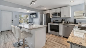 Private kitchen - Billy's Beach Bungalow (Redington Shores)