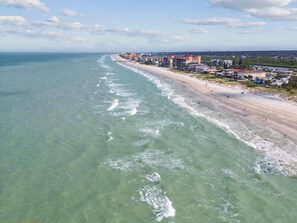 Beach nearby, sun-loungers, beach towels - Billy's Beach Bungalow (Redington Shores)