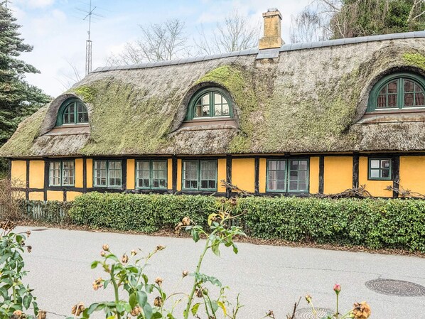 Exterior - 7 Person Holiday Home in Glesborg (Glesborg)