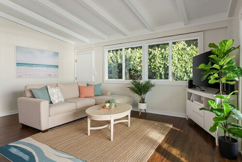 "Waimea Vista" | Oceanfront, Walkable to Beaches