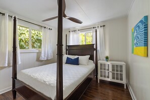 3 bedrooms, iron/ironing board, free WiFi, bed sheets - "Waimea Vista," Oceanfront Views, Walk to Beaches (Haleiwa)