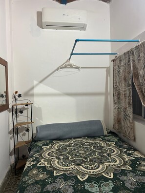 Standard Quadruple Room, Air conditioning | Laptop workspace - Hotel Familiar Las Palmas (Las Varas)