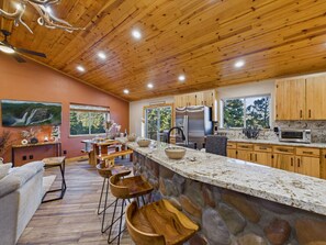 Private kitchen - Salty Pines - Scenic Log Cabin w/ Hot Tub, Sierra Blanca Views & Pet-Friendly (Ruidoso)