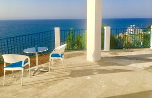 Terrace/patio - Studio with sea view (Pachyammos)