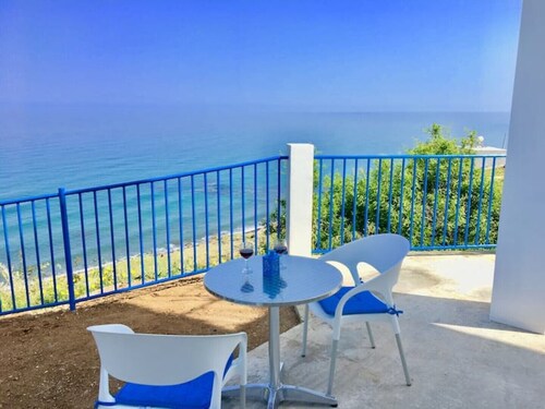 Studio with sea view