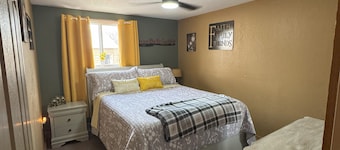  Cozy Cabin Retreat – Toronto, Kansas
Escape to a peaceful cabin getaway