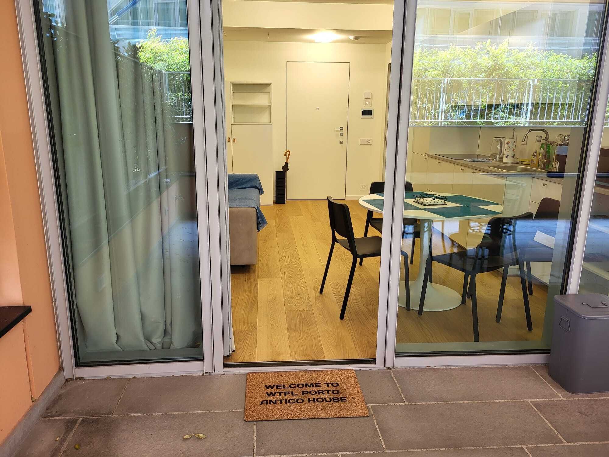 Deluxe-huoneisto, 1 parisänky ja vuodesohva, tupakointi kielletty, keittiö | Terassi/patio