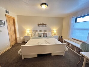 2 bedrooms, desk, iron/ironing board, travel cot - Alpenrose at Mountainside Condo - Pool, Hot Tubs, & Outdoor Adventure! (Frisco)