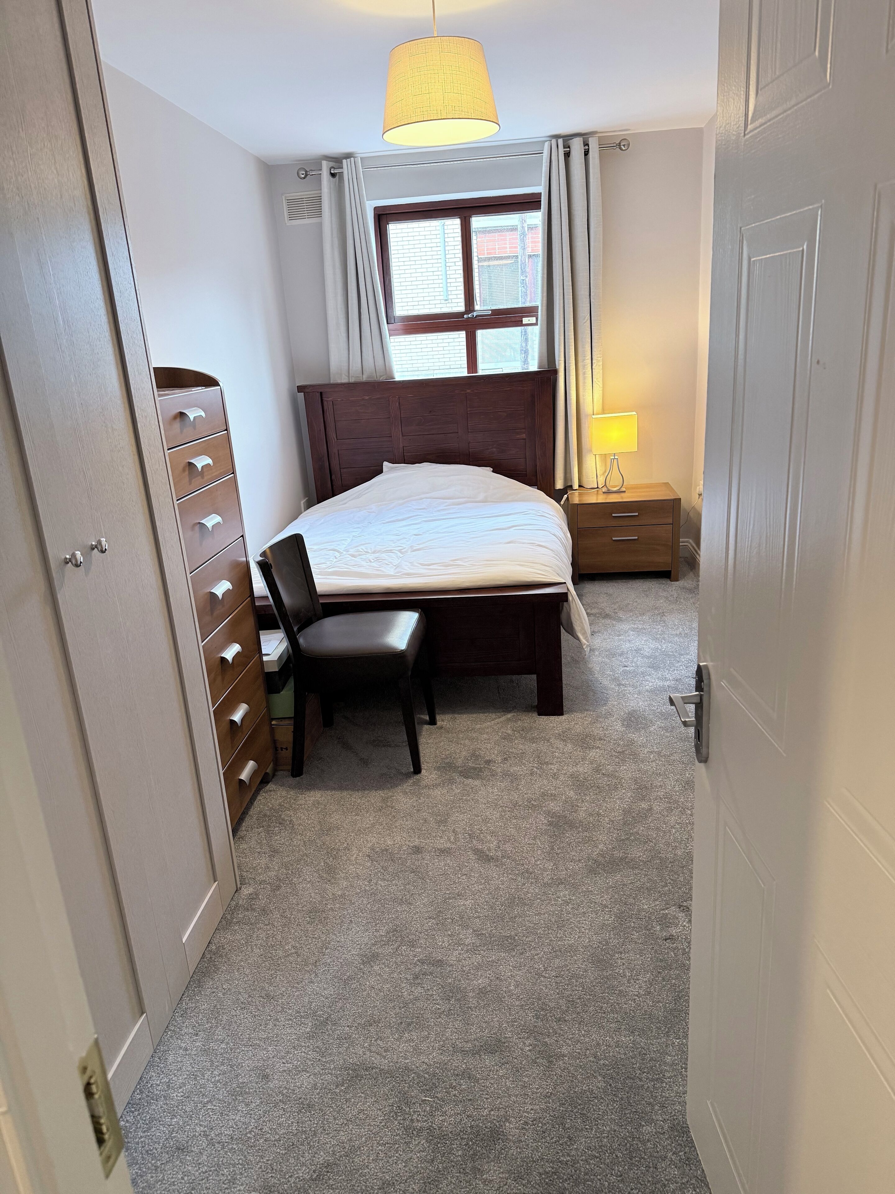 2 dormitorios, tabla de planchar con plancha, wifi y ropa de cama