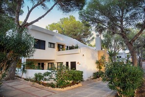 Exterior - APARTAMENTOS CLUB CALA AZUL  (Santa Eulalia del Rio)