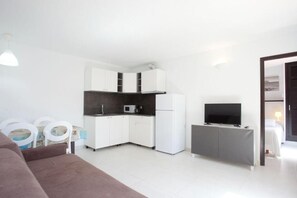 Interior - APARTAMENTOS CLUB CALA AZUL  (Santa Eulalia del Rio)
