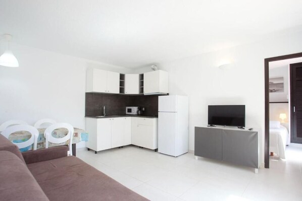 Interior - APARTAMENTOS CLUB CALA AZUL (Santa Eulalia del Rio)