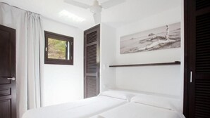 Unclassified image, 5 of 41, button - APARTAMENTOS CLUB CALA AZUL  (Santa Eulalia del Rio)