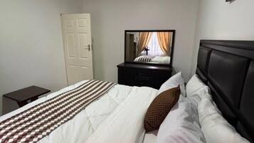 3 slaapkamers, een strijkplank/strijkijzer, wifi, rolstoeltoegang