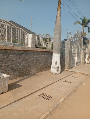 Property grounds - ANDWERUTH RESIDENCES (Abuja)