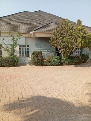 Unclassified image, 5 of 17, button - ANDWERUTH RESIDENCES (Abuja)