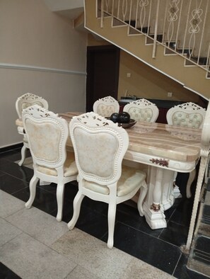 Dining - ANDWERUTH RESIDENCES (Abuja)
