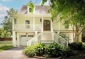 Exterior - Charming Home w/ Golf Cart Near Charleston & Beach--Monthly Stays (Mount Pleasant)