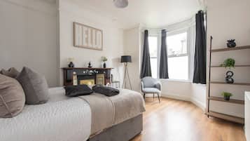 5 soverom, strykejern/-brett, wi-fi og sengetøy