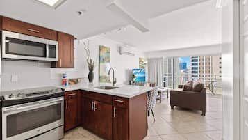 Apartment, Lagoon View (1 Bedroom) | Private kitchen | Fridge, microwave, oven, coffee/tea maker