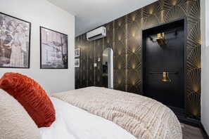 1 bedroom, WiFi - Charming Suite|Walk to Parks & Cafes|Pets Welcome (Columbus)