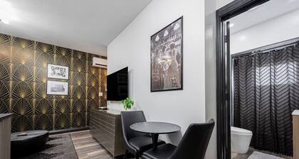 Charming Suite|Walk to Parks & Cafes|Pets Welcome