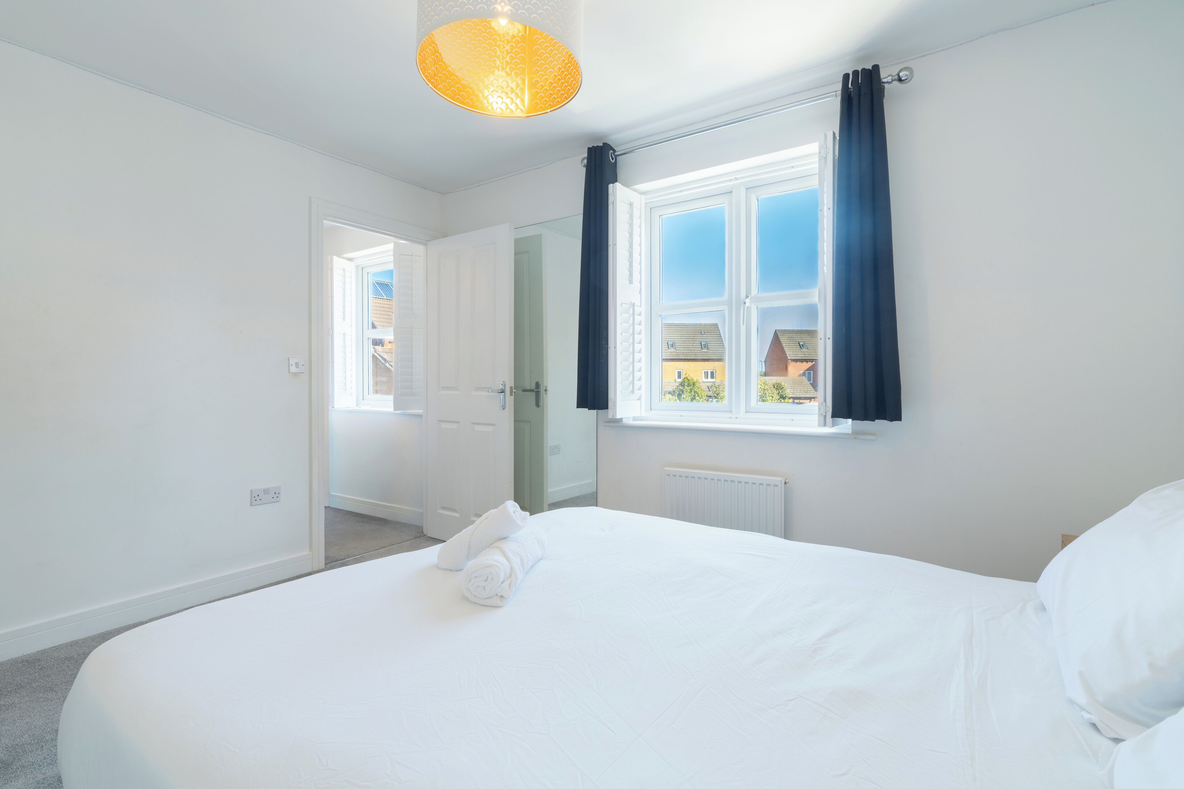 7 habitaciones, tabla de planchar con plancha, wifi y ropa de cama 