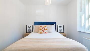 7 bedrooms, iron/ironing board, WiFi, bed sheets