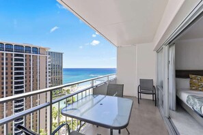 Apartament, 1 dormitori, primera línia de platja | Balcó