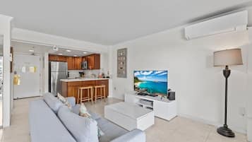 Apartment, 1 Bedroom | Living area