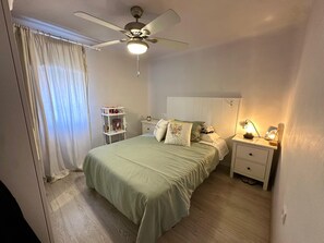 2 bedrooms, iron/ironing board, Internet, bed sheets - Apartment near the Palacio de Congresos (Granada Centro)