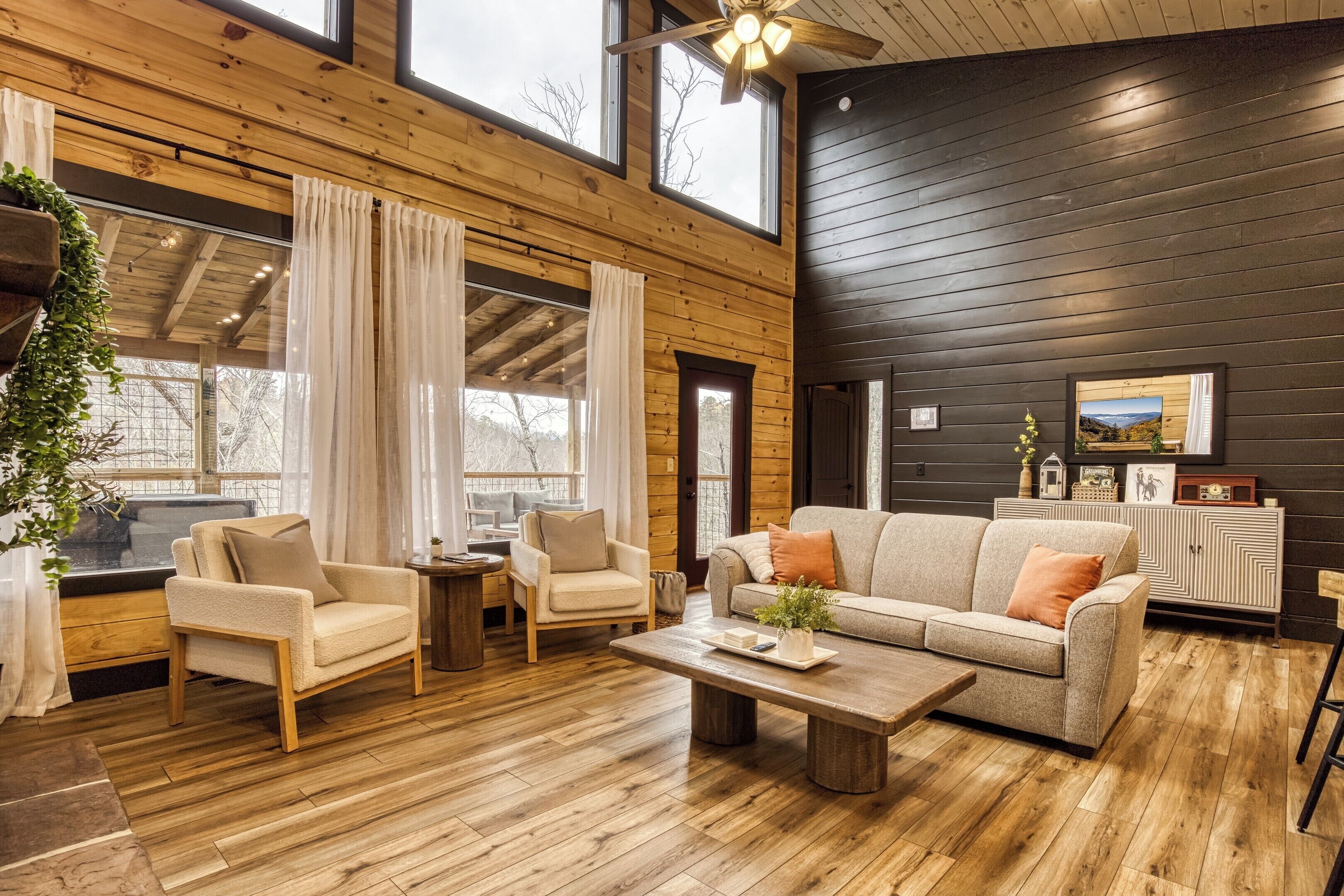 スマートテレビ、暖炉、ステレオ