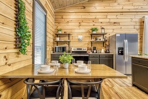 Fridge, microwave, oven, stovetop - Romantic Escape Mountain Cabin-Hot Tub & Fire Pit (Sevierville)